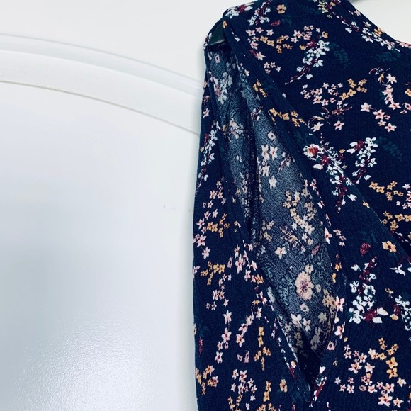 AE Long-Sleeve with Open Arm Slit Flowy Summertime Floral Mini Dress | Size: L - Picture 4 of 10